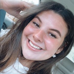 Meet your Posher, Lydia